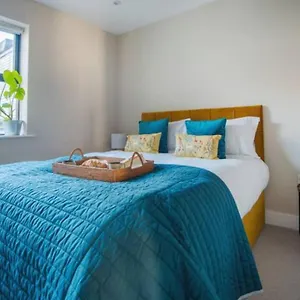 Dream - John Street 2 Bedroom Apartment Bath